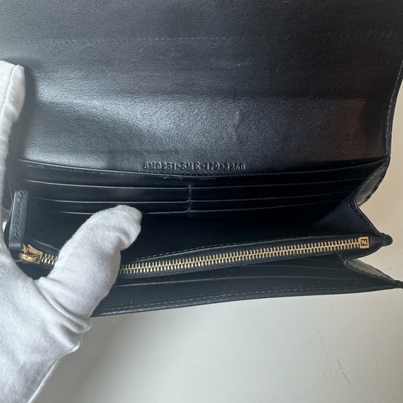 Fendi Women’s Black Long Leather Wallet with Gold Accent - Picture 6 of 13